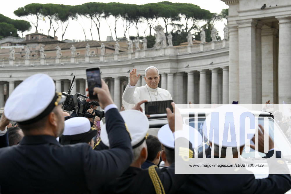 Pope Leo XIV The General Audience - Vatican Pope Leo XIV attends the weekly general audience in Saint Peter’s square, Vatican on October 28, 2026. Photo by (EV) Simone Risoluti Vatican Media ABACAPRESS.COM