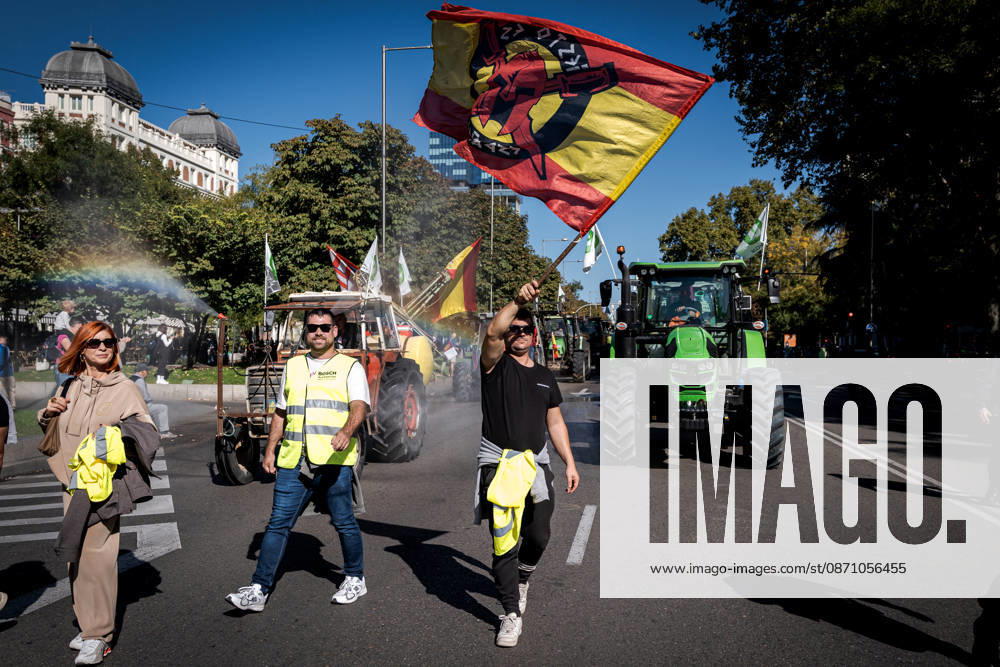 Spanish farmers take to Madrid s streets with tractors to demand better conditions for the agricultural sector. MADRID, SPAIN - OCTOBER 28: Tractors from across Spain fill the streets of Madrid as farmers and livestock breeders mobilize to demand fair prices, lower production costs, better working conditions, and stronger support for the agricultural sector in Madrid, Spain on October 28, 2026. Diego Radames Anadolu Madrid Spain. Editorial use only. Please get in touch for any other usage.