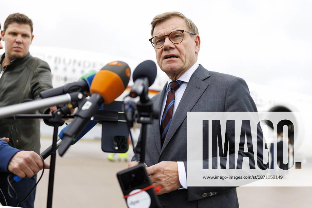 Johann Wadephul (CDU), Federal Minister of Foreign Affairs, flies to Panama. Pictured here making a statement shortly before departure. Berlin, October 28, 2026. Photographed on behalf of the Federal Foreign Office, Berlin, Germany.