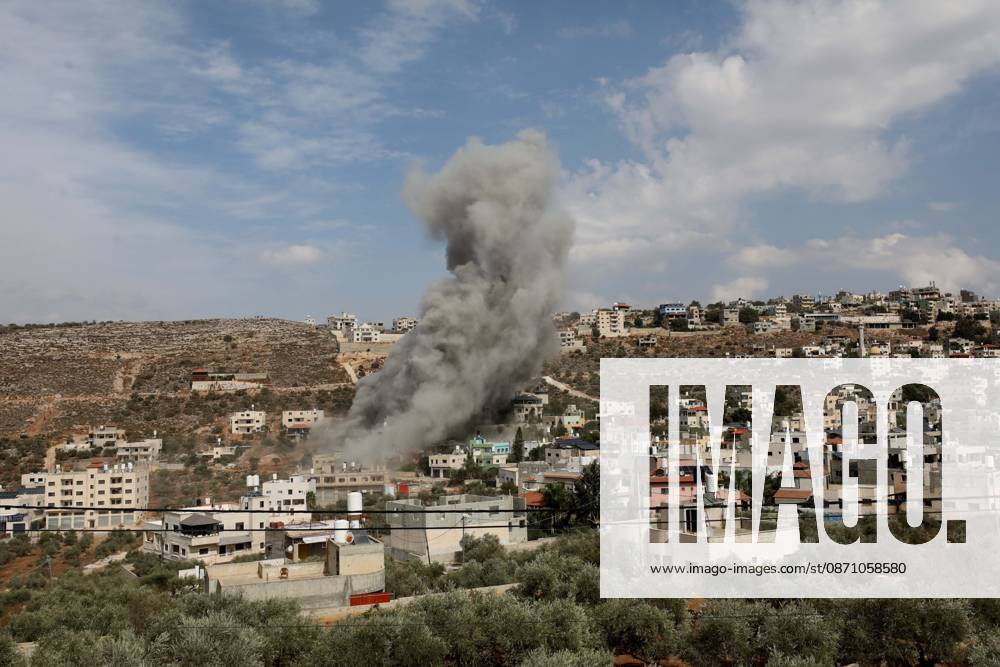 Nablus, Palestine, State of: NABLUS, PALESTINE - OCTOBER 28, 2026: Palestinians inspect the aftermath of the destruction at the home of prisoner Ibrahim Daoud, following its demolition in Beita village , south of Nablus in the West Bank, on Oct 28,2026. Nablus Palestine, State of - ZUMAq101 20261028_zna_q101_044