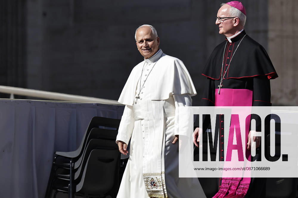 Vatican City - POPE LEO XIV during his weekly General audience in St. Peter s Square at the Vatican. EvandroInetti_via ZUMA Wire Vatican City State - ZUMAi15_ 20261028_zaf_i15_022