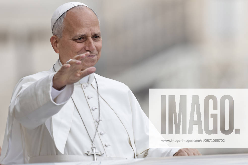 Vatican City - POPE LEO XIV during his weekly General audience in St. Peter s Square at the Vatican. EvandroInetti_via ZUMA Wire Vatican City State - ZUMAi15_ 20261028_zaf_i15_028