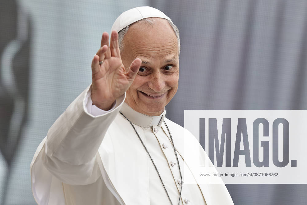 Vatican City - POPE LEO XIV during his weekly General audience in St. Peter s Square at the Vatican. EvandroInetti_via ZUMA Wire Vatican City State - ZUMAi15_ 20261028_zaf_i15_030