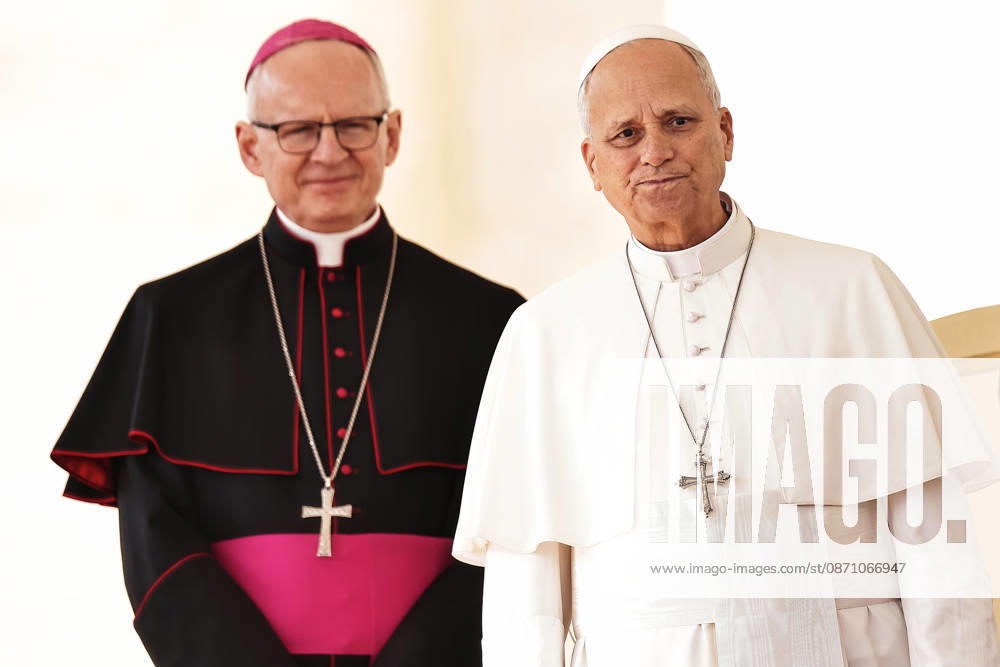 Vatican City - POPE LEO XIV during his weekly General audience in St. Peter s Square at the Vatican. EvandroInetti_via ZUMA Wire Vatican City State - ZUMAi15_ 20261028_zaf_i15_027