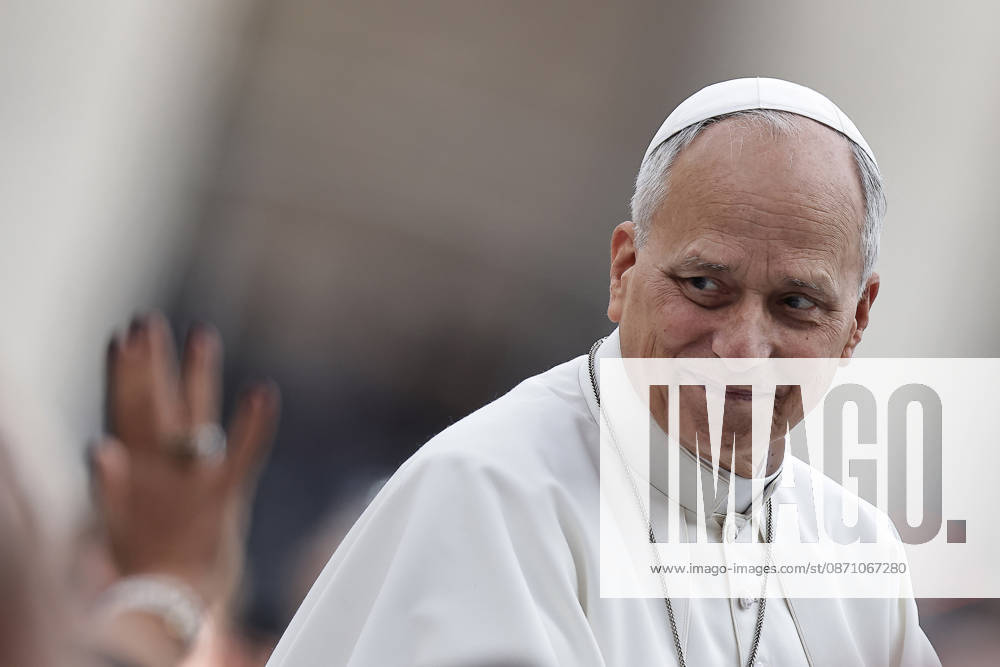 Vatican City - POPE LEO XIV during his weekly General audience in St. Peter s Square at the Vatican. EvandroInetti_via ZUMA Wire Vatican City State - ZUMAi15_ 20261028_zaf_i15_032