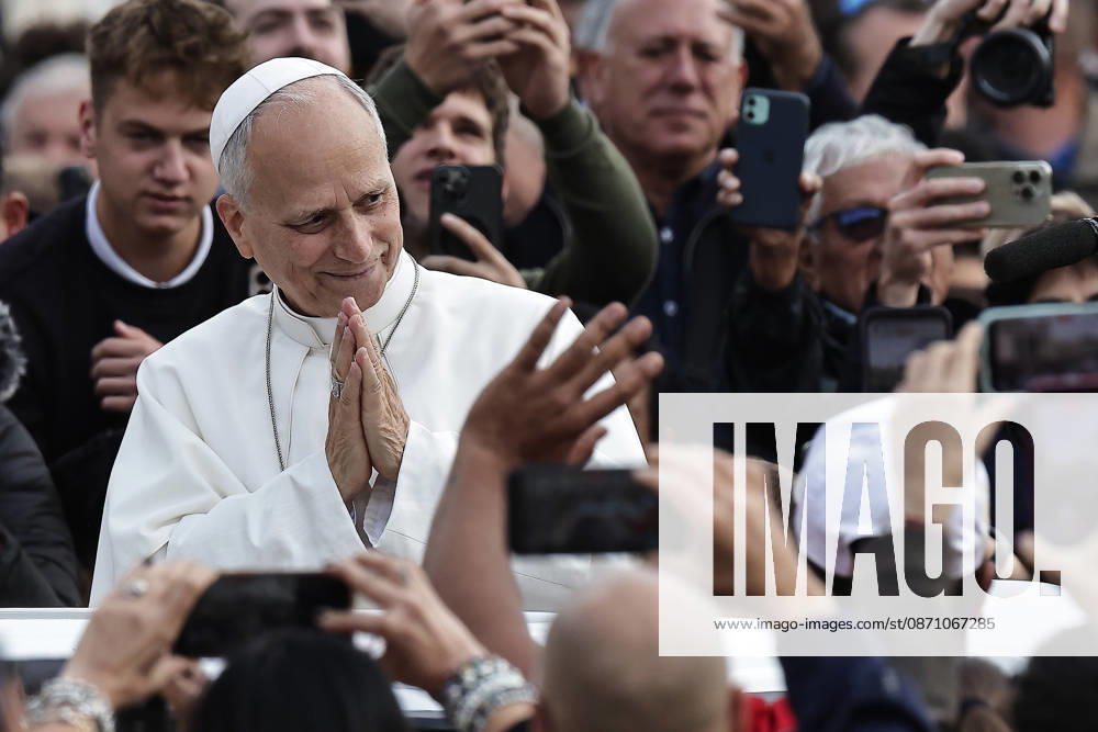 Vatican City - POPE LEO XIV during his weekly General audience in St. Peter s Square at the Vatican. EvandroInetti_via ZUMA Wire Vatican City State - ZUMAi15_ 20261028_zaf_i15_039