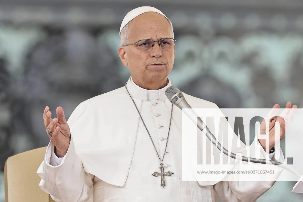 Vatican City - POPE LEO XIV during his weekly General audience in St. Peter s Square at the Vatican. EvandroInetti_via ZUMA Wire Vatican City State - ZUMAi15_ 20261028_zaf_i15_052