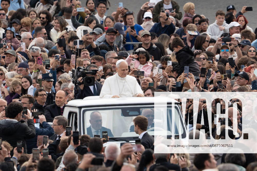 Pope Leo XIV Holds Wednesday General Audience at St. Peter s Square Pope Leo XIV VATICAN CITY - October 28, 2026 Pope Leo XIV addresses the faithful gathered in St. Peter s Square during the weekly Wednesday General Audience at the Vatican. Thousands of pilgrims from around the world attended the event to receive the Pontiff’s blessing and catechesis. Photo by Andrea Bracaglia ABACAPRESS.COM Vatican City Vatican City