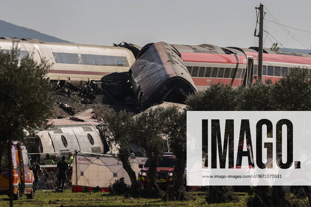 Two Trains Collide at Urda Station in Toledo Emergency responders are on the scene, October 28, 2026, in Urda, Toledo, Castilla-La Mancha, Spain. Two trains collided on the morning of Wednesday, October 28, at the station in the Toledo town of Urda. Firefighters from the Alcázar de San Juan and Orgaz stations, Civil Protection teams from several surrounding towns, three medical helicopters, and two ambulances. OCTOBER 28, 2026 Alejandro Martínez Vé Urda, Toledo, Castile-La Mancha Urda, Toledo, Castile-La Mancha, Spain