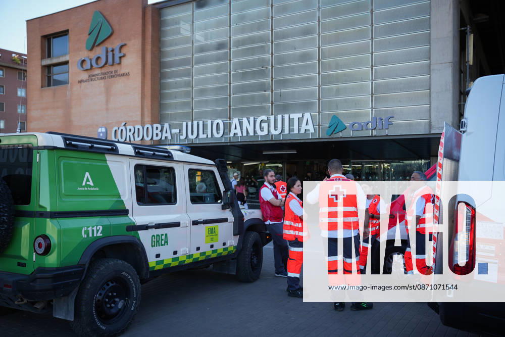 Madrid-Andalusia High-Speed Rail Service Suspended Due to the Urda Toledo Accident Red Cross members arrive at the Julio Anguita station in Córdoba following the train accident in Urda Toledo, which has forced the suspension of service on the Madrid-Andalusia high-speed rail line. October 28, 2026, in Córdoba, Andalusia, Spain Initial reports of the train accident between Mora and Urda Toledo, which occurred shortly before 9:00 a.m. this Wednesday, suggest that a Renfe AVE may have struck an Iryo train from behind, causing two cars of the Iryo train to derail. October 28, 2026 María José Ló Córdoba, Andalusia, Spain Córdoba, Andalusia, Spain Spain