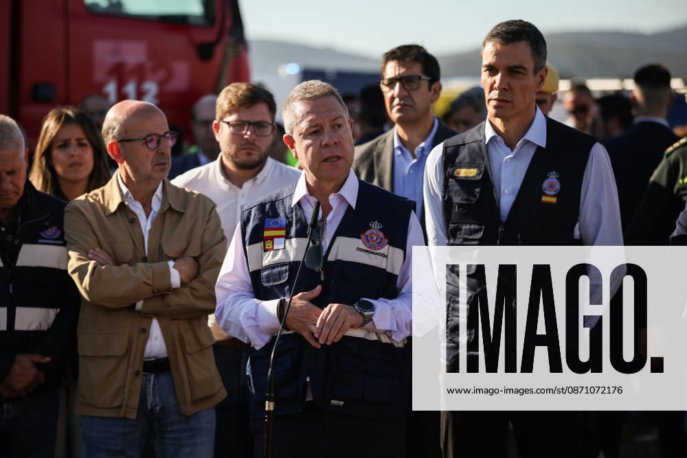 Sánchez visits the Forward Command Post set up following the train accident in Urda, Toledo. The president of Castilla-La Mancha, Emiliano García Page, speaks to the media alongside Prime Minister Pedro Sánchez from the Forward Command Post, on October 28, 2026, in Urda, Toledo, Castilla-La Mancha, Spain. Sánchez travels to the site of the collision between a Renfe AVE and an Iryo train to support the work of emergency response teams and express his solidarity with those affected and their families, as well as to meet with the emergency response teams. OCTOBER 28, 2026 Alejandro Martínez Vé Urda, Toledo, Castile-La Mancha Urda, Toledo, Castile-La Mancha, Spain
