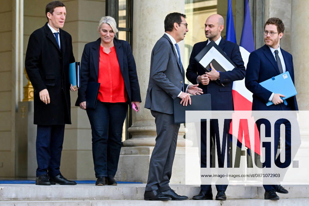 Édouard Geffray, Minister of National Education; Stéphanie Rist, Minister of Health, Families, Independence, and People with Disabilities; Jean Pierre Farandou, Minister of Labor and Solidarity; Jean Noël Barrot, Minister of Europe and Foreign Affairs; and David Amiel, Minister of Public Action and Accounts, as they leave the weekly cabinet meeting at the Élysée Presidential Palace in Paris, France, on October 28, 2026 Christian Liewig Bestimage French ministers leaving the weekly cabinet meeting at the Élysée Presidential Palace in Paris, France, on October 28, 2026 Paris France