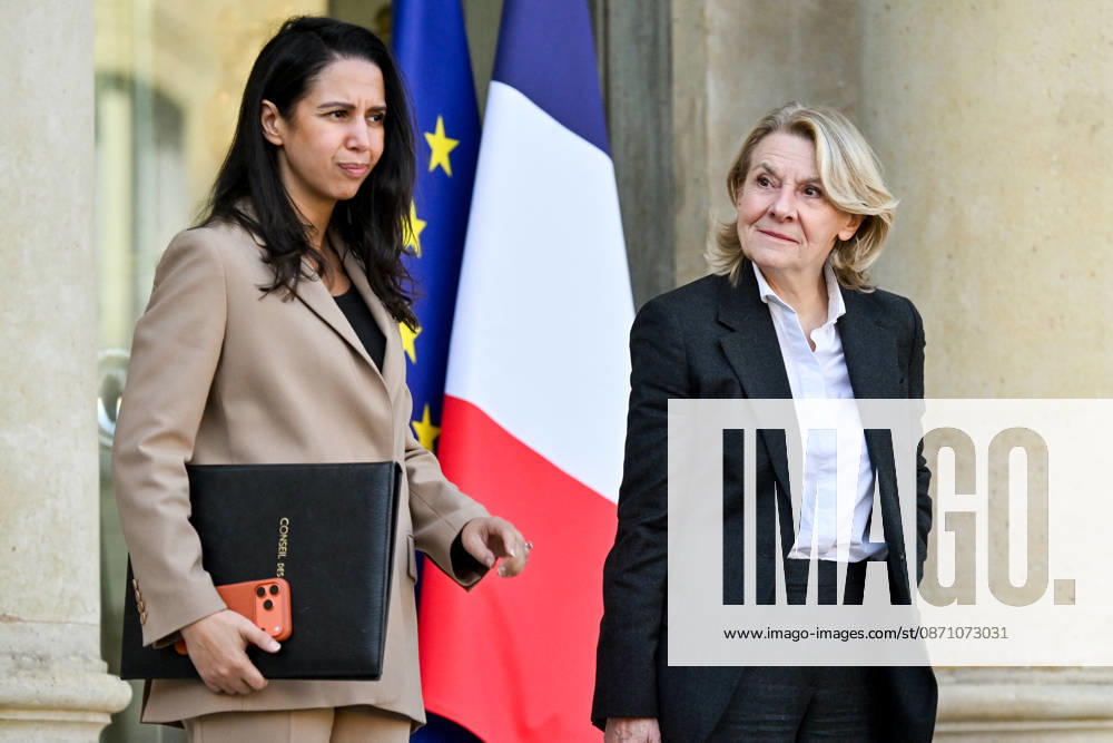 Naïma Moutchou, Minister for Overseas Territories, and Catherine Pégard, Minister of Culture, leaving the weekly cabinet meeting at the Élysée Presidential Palace in Paris, France, on October 28, 2026 Christian Liewig Bestimage French ministers leaving their weekly cabinet meeting at the Élysée Presidential Palace in Paris, France, on October 28, 2026 Paris, France