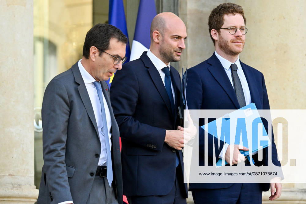 Jean Pierre Farandou, Minister of Labor and Solidarity; Jean Noël Barrot, Minister of Europe and Foreign Affairs; and David Amiel, Minister of Public Action and Accounts, as they leave the weekly cabinet meeting at the Élysée Presidential Palace in Paris, France, on October 28, 2026. Christian Liewig Bestimage. French ministers leaving the weekly cabinet meeting at the Élysée Presidential Palace in Paris, France, on October 28, 2026. Paris, France