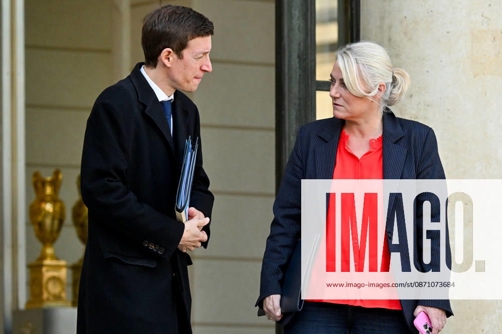 Édouard Geffray, Minister of National Education, and Stéphanie Rist, Minister of Health, Families, Independence, and People with Disabilities, as they leave the weekly cabinet meeting at the Élysée Presidential Palace in Paris, France, on October 28, 2026 Christian Liewig Bestimage French ministers leaving the weekly cabinet meeting at the Élysée Presidential Palace in Paris, France, on October 28, 2026 Paris France