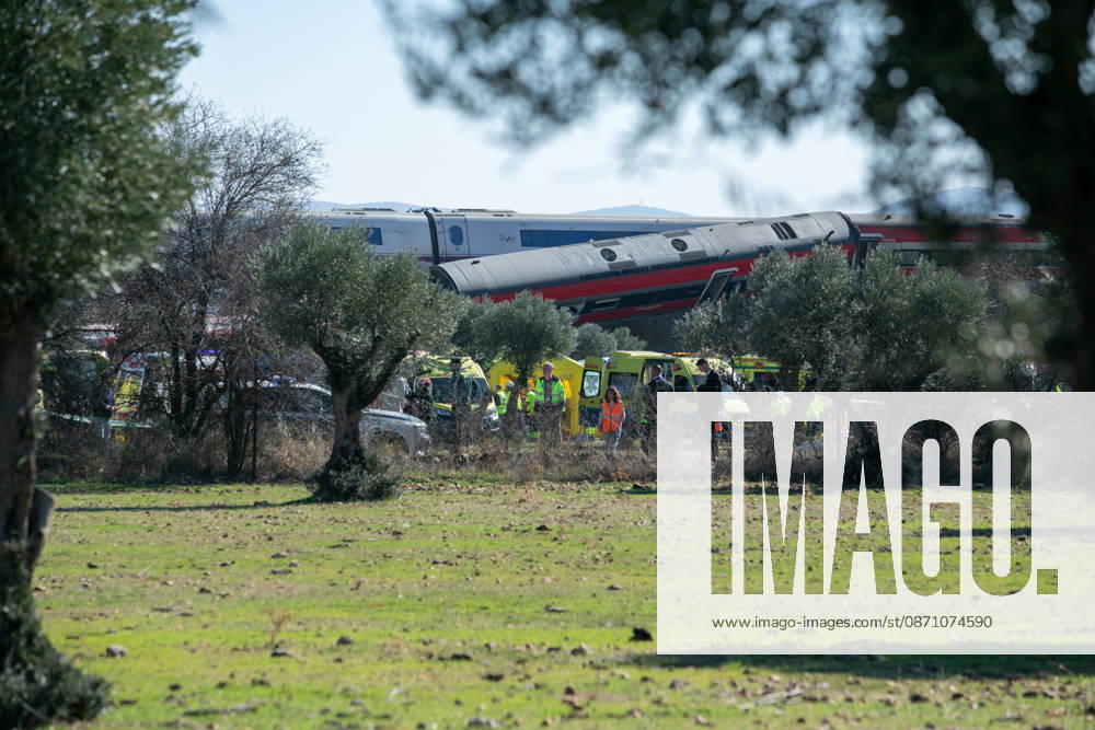 Two Trains Collide at Urda Station in Toledo Emergency responders are on the scene, October 28, 2026, in Urda, Toledo, Castilla-La Mancha, Spain. Two trains collided on the morning of Wednesday, October 28, at the station in the Toledo town of Urda. Firefighters from the Alcázar de San Juan and Orgaz stations, Civil Protection teams from several surrounding towns, three medical helicopters, and two ambulances. OCTOBER 28, 2026 Juanma Jimé Urda, Toledo, Castile-La Mancha Urda, Toledo, Castile-La Mancha, Spain