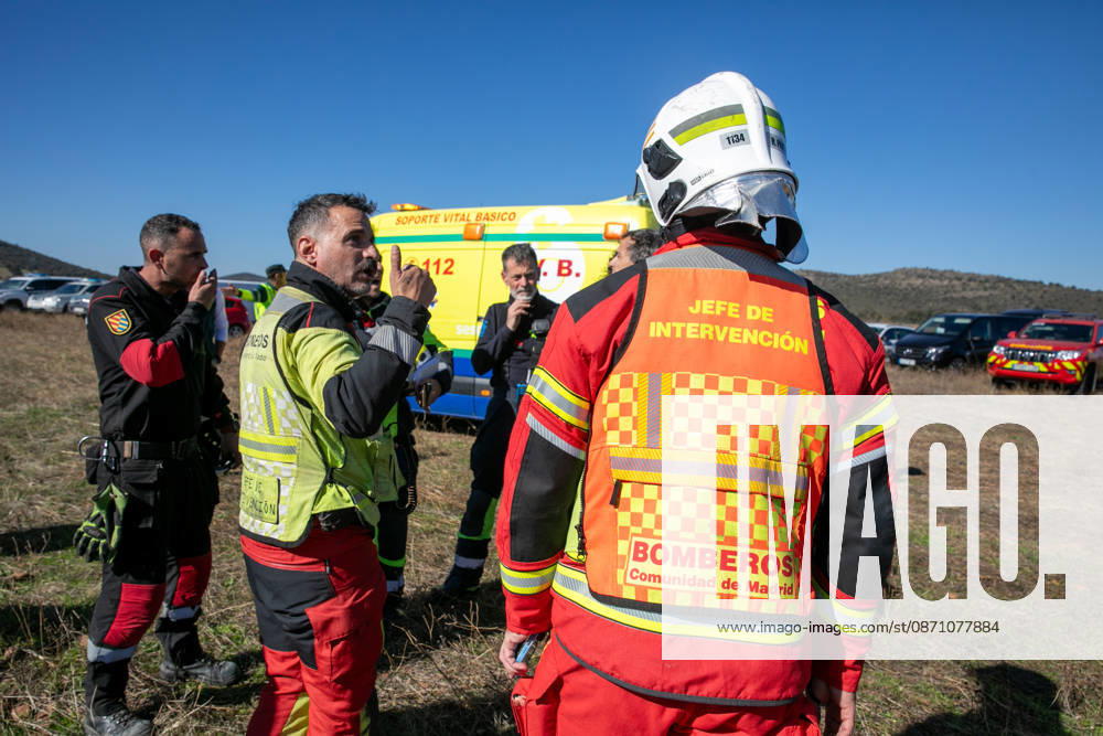 Two Trains Collide at Urda Station in Toledo Emergency responders are on the scene, October 28, 2026, in Urda, Toledo, Castilla-La Mancha, Spain. Two trains collided on the morning of Wednesday, October 28, at the station in the Toledo town of Urda. Firefighters from the Alcázar de San Juan and Orgaz stations, Civil Protection teams from several surrounding towns, three medical helicopters, and two ambulances. OCTOBER 28, 2026 Juanma Jimé Urda, Toledo, Castile-La Mancha Urda, Toledo, Castile-La Mancha, Spain