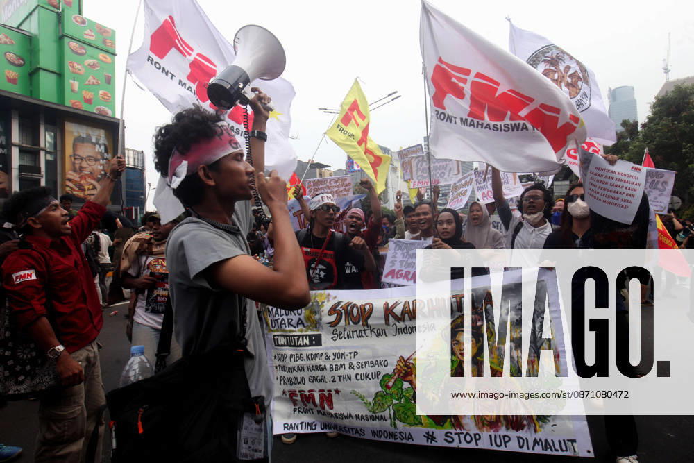 Indonesian students hold protest in Jakarta over disaster declaration and economic policies JAKARTA, INDONESIA - OCTOBER 28 : A number of Indonesian students hold a protest in Jakarta, Indonesia on October 28, 2026. Indonesian students staged a protest urging the government to declare a national disaster over wildfires and haze, control over the state budget, and lower fuel and basic goods prices. Muhammad Fajri Anadolu Jakarta Indonesia. Editorial use only. Please get in touch for any other usage.