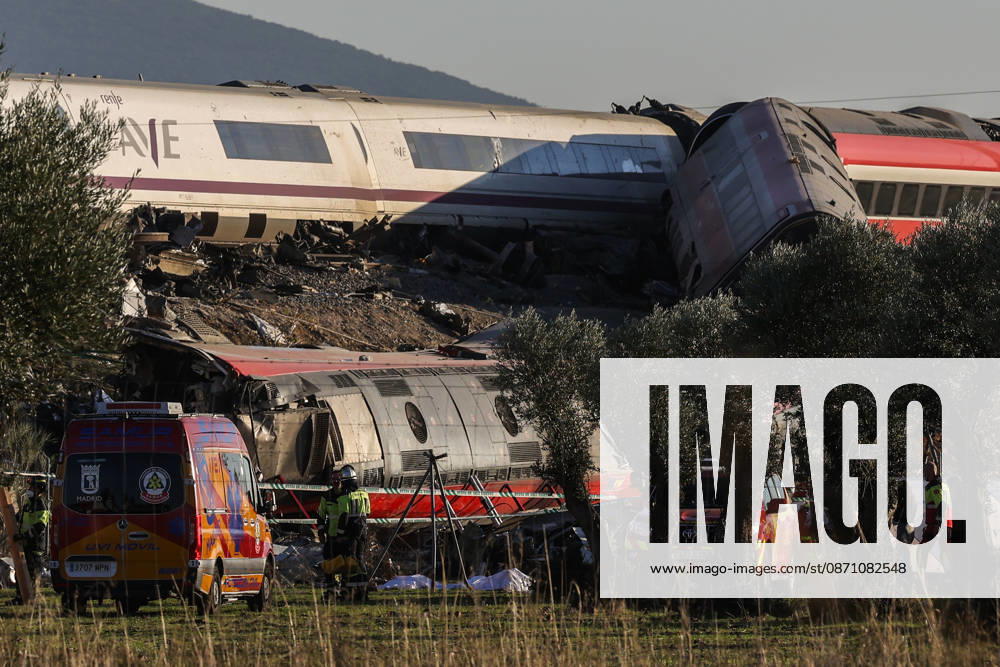 Two Trains Collide at Urda Station in Toledo Emergency responders are on the scene, October 28, 2026, in Urda, Toledo, Castilla-La Mancha, Spain. Two trains collided on the morning of Wednesday, October 28, at the station in the Toledo town of Urda. Firefighters from the Alcázar de San Juan and Orgaz stations, Civil Protection teams from several surrounding towns, three medical helicopters, and two ambulances. OCTOBER 28, 2026 Alejandro Martínez Vé Urda, Toledo, Castile-La Mancha Urda, Toledo, Castile-La Mancha, Spain