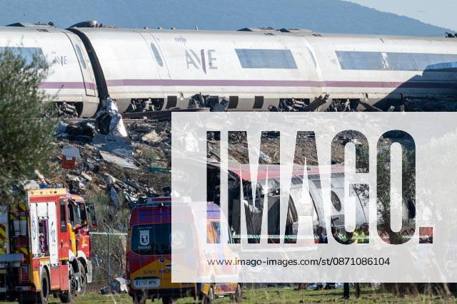 At least 68 people have died and dozens more were injured after two high-speed passenger trains collided near Urda station in the province of Toledo on Wednesday morning, regional authorities confirmed. The catastrophe occurred at approximately 08:53 AM when a state-owned Renfe AVE train struck the rear of a stationary train operated by private carrier Iryo. More than 500 passengers were on board both convoys, which were traveling along the Madrid-Andalusia high-speed corridor. Spanish Transport Minister oscar Puente stated that the collision followed a safety system failure, after which an inexplicable order was issued from the control center allowing the AVE to proceed despite a red signal. P - ZUMAd308 20261028_zsp_d308_015