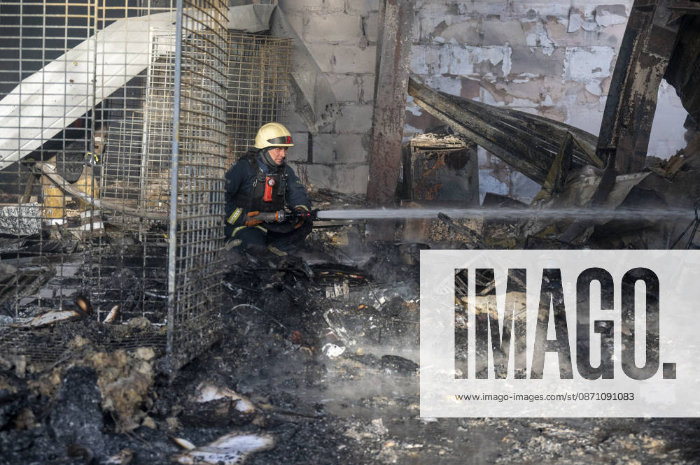 Russian drone strike on postal facility in Kharkiv leaves one dead and four injured KHARKIV, UKRAINE - OCTOBER 28: Emergency personnel work at the scene following a Russian attack on a postal service branch in Kharkiv, Ukraine, on October 28, 2026. Local authorities reported that Russian forces struck the facility around 12:55 p.m. using a Geran-3 attack drone, triggering a fire at the site that resulted in the death of a 38-year-old man and injured four others including a woman. Serhii Masin Anadolu Kharkiv Ukraine. Editorial use only. Please get in touch for any other usage.