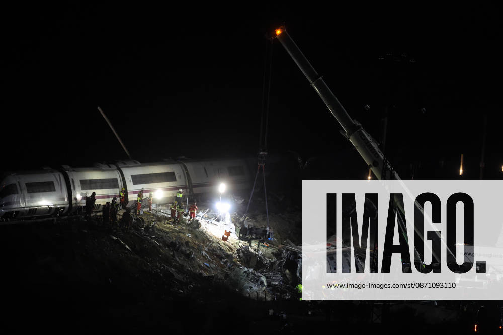 Two Trains Collide at Urda Station in Toledo Emergency responders are on the scene, October 28, 2026, in Urda, Toledo, Castilla-La Mancha, Spain. Two trains collided on the morning of Wednesday, October 28, at the station in the Toledo town of Urda. Firefighters from the Alcázar de San Juan and Orgaz stations, Civil Protection teams from several surrounding towns, three medical helicopters, and two ambulances. OCTOBER 28, 2026 Alejandro Martínez Vé Urda, Toledo, Castile-La Mancha Urda, Toledo, Castile-La Mancha, Spain