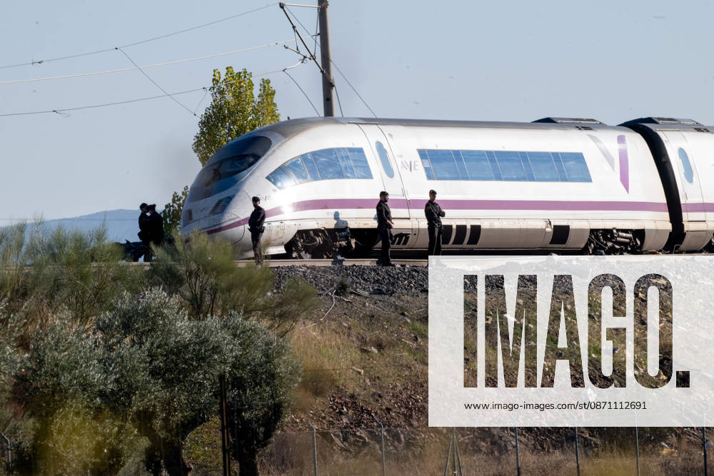 October 28, 2026, Urda, Toledo, Spain: October 28, 2026, Urda, Toledo, Spain: At least 68 people have died and dozens more were injured after two high-speed passenger trains collided near Urda station in the province of Toledo on Wednesday morning, regional authorities confirmed. The catastrophe occurred at approximately 08:53 AM when a state-owned Renfe AVE train struck the rear of a stationary train operated by private carrier Iryo. More than 500 passengers were on board both convoys, which were traveling along the Madrid-Andalusia high-speed corridor. Spanish Transport Minister ü scar Puente stated that the collision followed a safety system failure, after which an inexplicable order was issued - ZUMAd308 20261028_zsp_d308_142