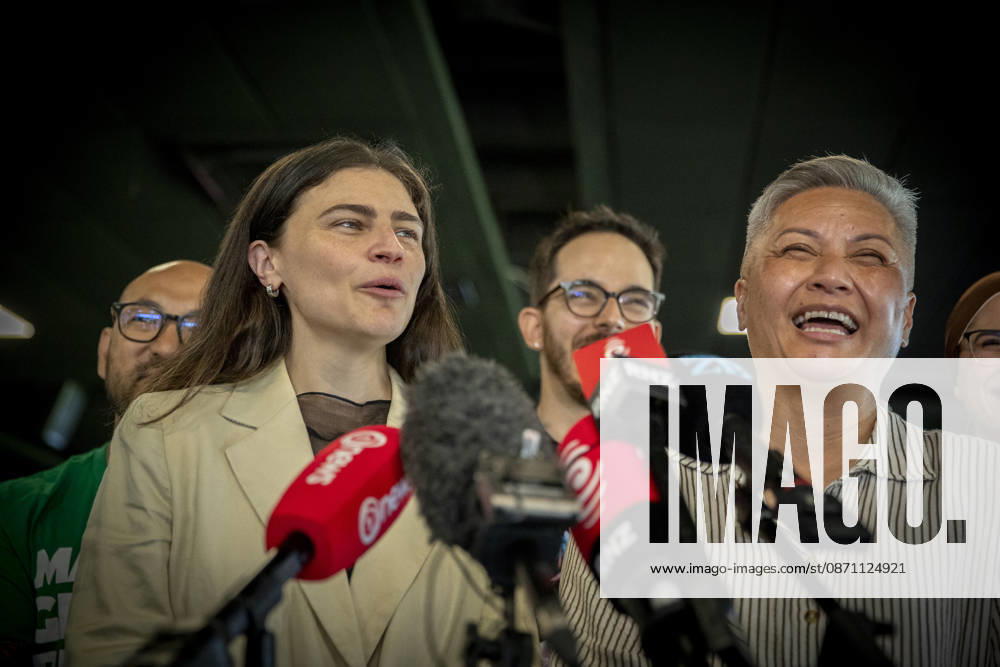 NZ ELECTION, Chloe Swarbrick (L) and Marama Davidson (R), co-leaders of the Green Party spoke to media in Auckland, New Zealand, Thursday, October 29, 2026. New Zealanders have begun voting for their next government ahead of polling day on November 7. ( AUCKLAND New Zealand