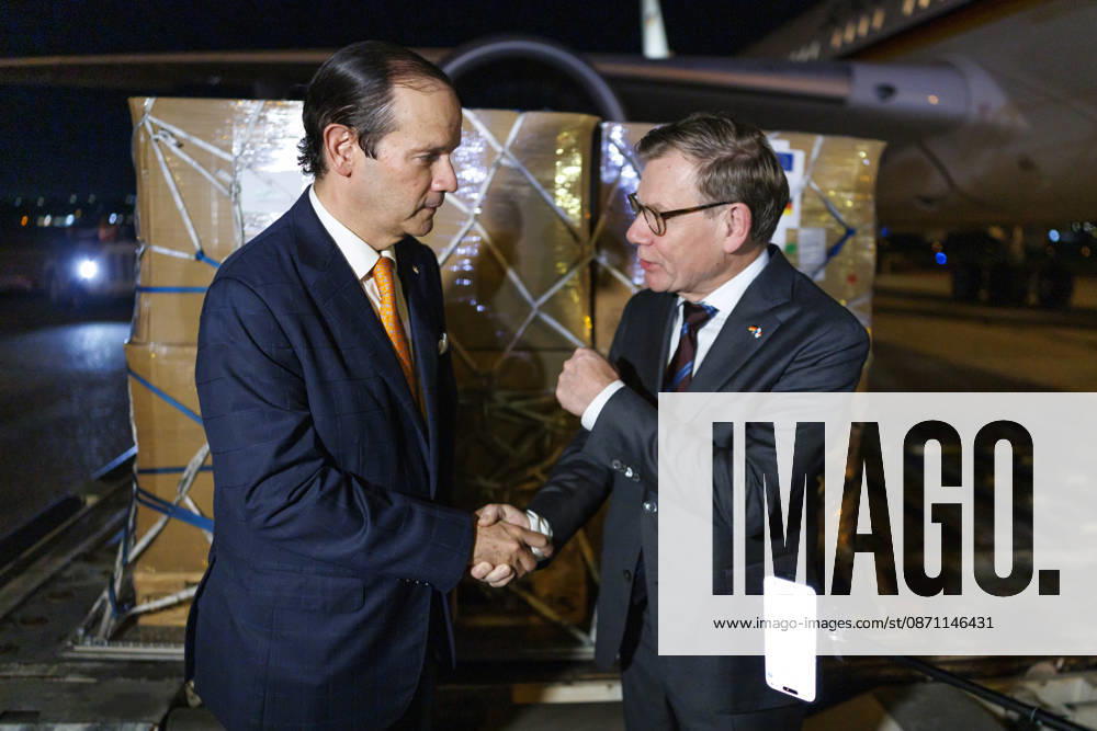 Johann Wadephul (CDU), Federal Minister of Foreign Affairs, visits Panama. Pictured here is the handover of relief supplies following the earthquake on October 9, 2026, to the Minister of Foreign Affairs of the Republic of Panama, Javier Martinez Acha Vasques, at Tocumen Airport in Panama City on October 28, 2026. Photographed on behalf of the Federal Foreign Office, Panama City, Panama