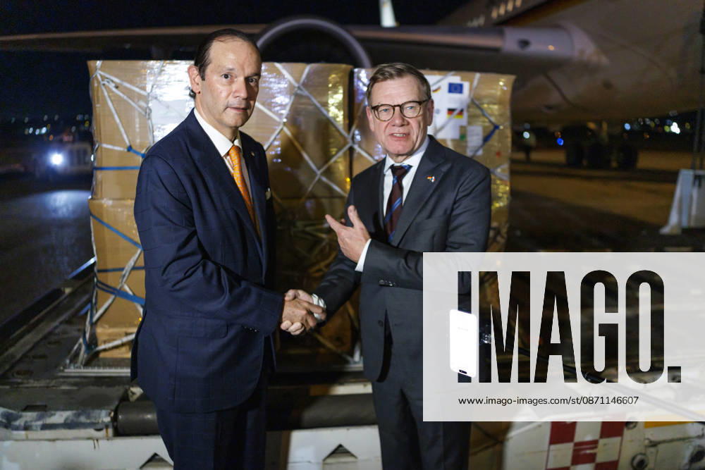 Johann Wadephul (CDU), Federal Minister of Foreign Affairs, visits Panama. Pictured here is the handover of relief supplies following the earthquake on October 9, 2026, to the Minister of Foreign Affairs of the Republic of Panama, Javier Martinez Acha Vasques, at Tocumen Airport in Panama City on October 28, 2026. Photographed on behalf of the Federal Foreign Office, Panama City, Panama