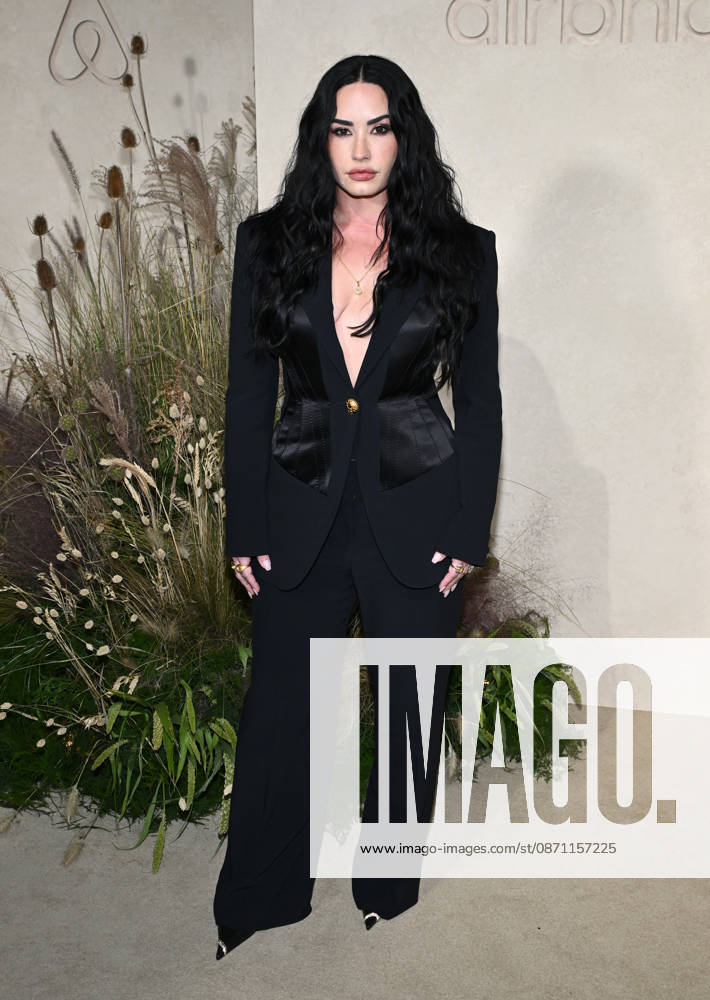Airbnb.org Gala Demi Lovato arriving to the airbnb.org Gala 2026 held at Milk Studios on October 28, 2026 in Hollywood, CA. Hollywood Milk Studios California USA