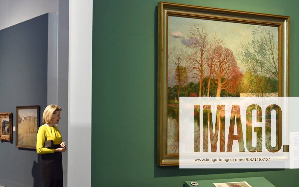 The Queen Visits La Boverie LIEGE, BELGIUM - OCTOBER 29 : Queen Mathilde visits the exhibition Impressionism: A Belgian Story at La Boverie in Liège. Through some 150 works, this exhibition highlights Belgian Impressionism, its ties to the great French masters, and the way Belgian artists revolutionized the depiction of reality through their use of light and color. Among other works, the Queen views pieces by Franz Courtens, Anna Boch, and Théo Van Rysselberghethree key figures of Belgian Impressionism. .on October 29, 2026 in Liege, Belgium, 29 10 2026 Liege Belgium