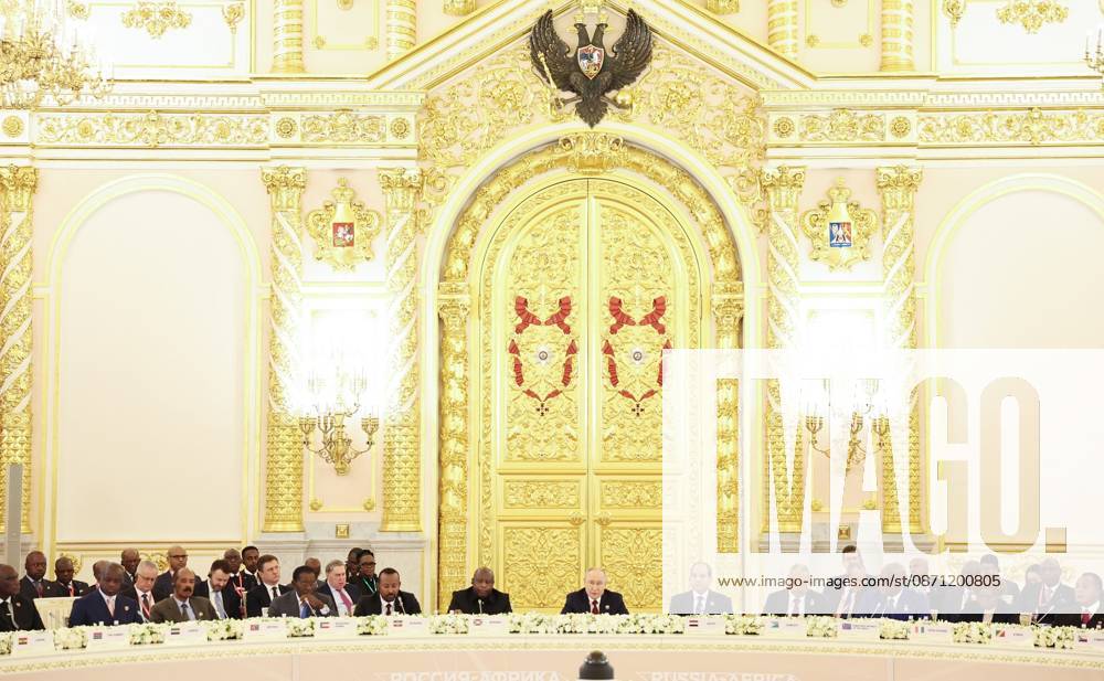Russia, Moscow. - Russia s President Vladimir Putin (C) attends the plenary session of the 2026 Russia-Africa Summit in the Kremlin. KremlinxPool