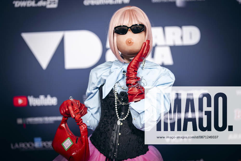 Theresia Crone is taking a stand against digital violence at the Videodays gala i