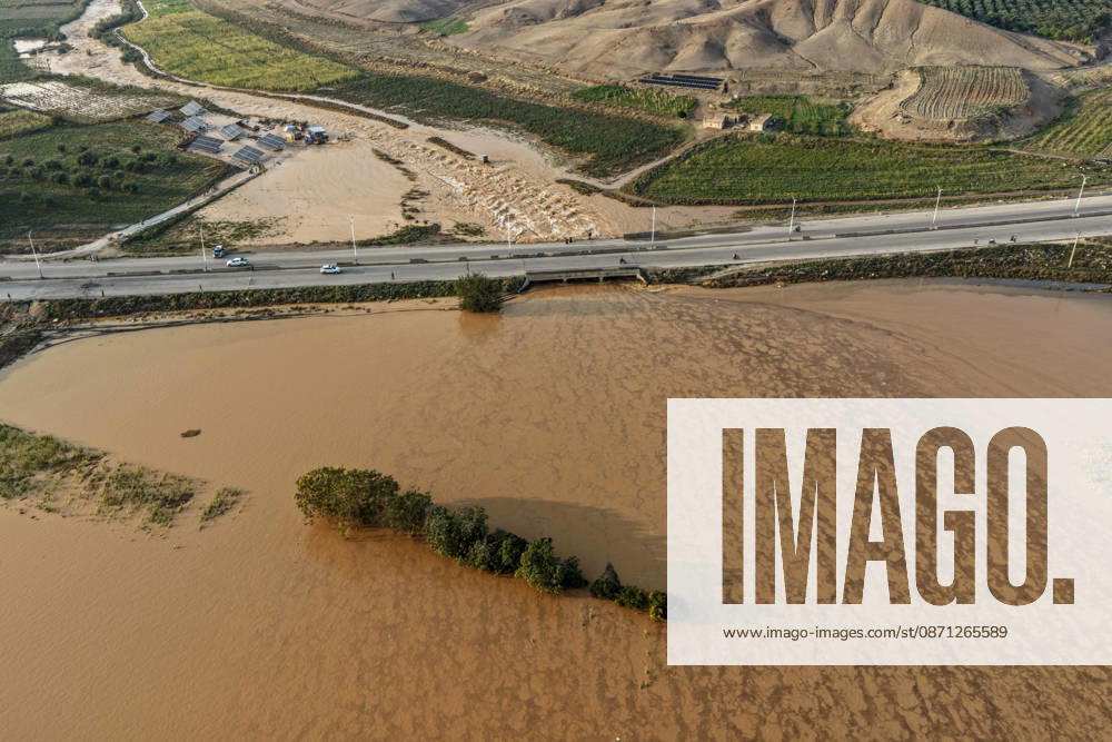 Heavy downpours trigger floods in Syria RAQQA, SYRIA - OCTOBER 29: Roads and residential areas are submerged following heavy downpours that triggered flash floods and waterlogging in Raqqa, Syria on October 29, 2026. The floodwaters caused severe infrastructure damage, leaving several roads and bridges impassable and disrupting transportation in the region. Abdulrahman el Ali Anadolu Raqqa Syria. Editorial use only. Please get in touch for any other usage.