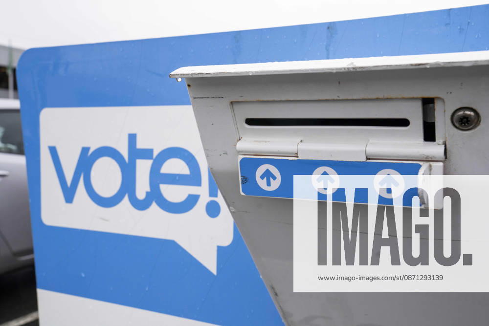 A ballot drop box stands in the parking lot of the King County Elections office in Renton, Washington, USA, on Thu., Oct. 29, 2026. Approximately 98% of votes cast in Washington state are mail-in ballots. Renton USA - ZUMAb344 20261029_znp_b344_030