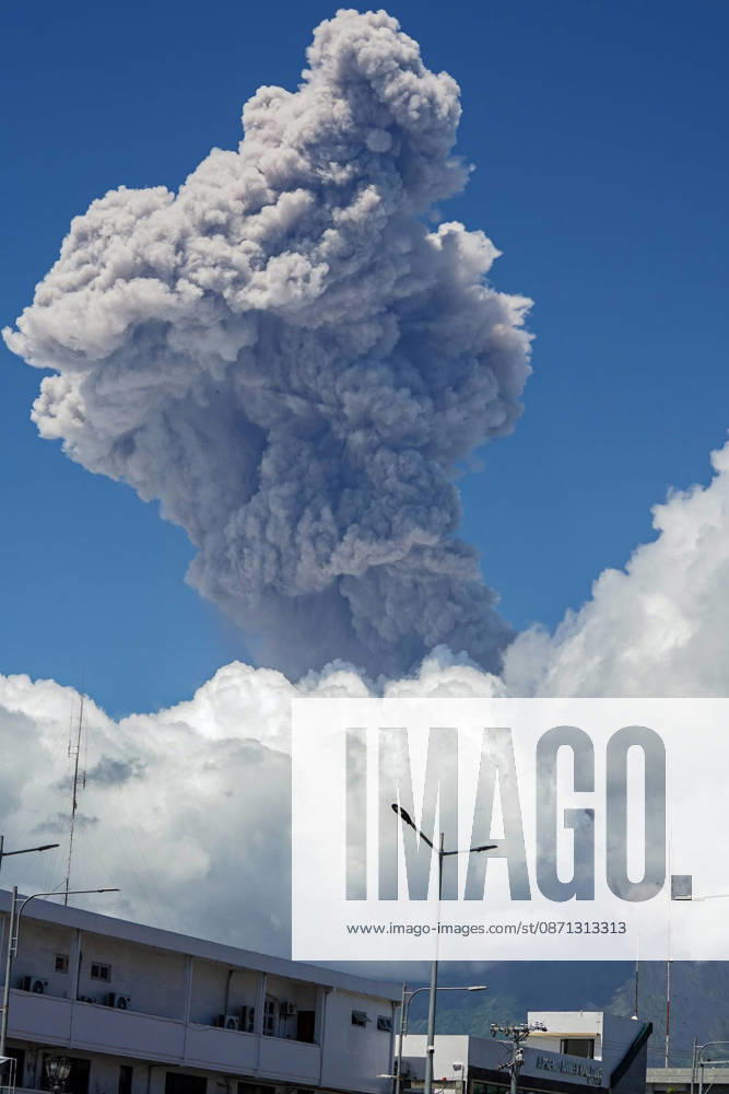 (261030) -- ALBAY PROVINCE, Oct. 30, 2026 -- A large plume of smoke and ash is seen after the eruption of Mayon Volcano in Albay Province, the Philippines, on Oct. 30, 2026. The Philippines Mayon Volcano erupted on Friday, said the Philippine Institute of Volcanology and Seismology. ( Handout via Xinhua) THE PHILIPPINES-ALBAY PROVINCE-MAYON VOLCANO-ERUPTION AlbayxProvincexPublicxInformationxOffice