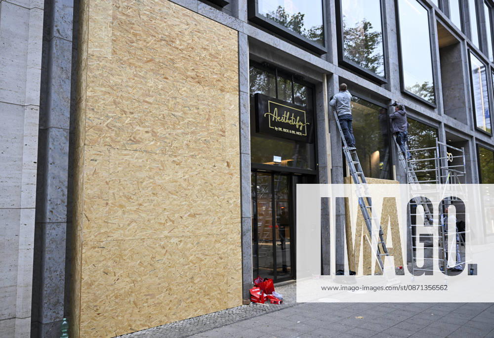 Stores in Berlin board Up windows ahead of nationwide youth protests??????? BERLIN, GERMANY - OCTOBER 30: Some shops take precautionary security measures ahead of youth demonstrations planned nationwide tomorrow by the initiative Gen Z regelt (Gen Z Takes Charge) in Berlin, Germany on October 30, 2026. Storefronts along the city s famous Kurfurstendamm shopping street are covered with wooden panels to prevent potential damage. Halil Sagirkaya Anadolu Berlin Germany. Editorial use only. Please get in touch for any other usage.