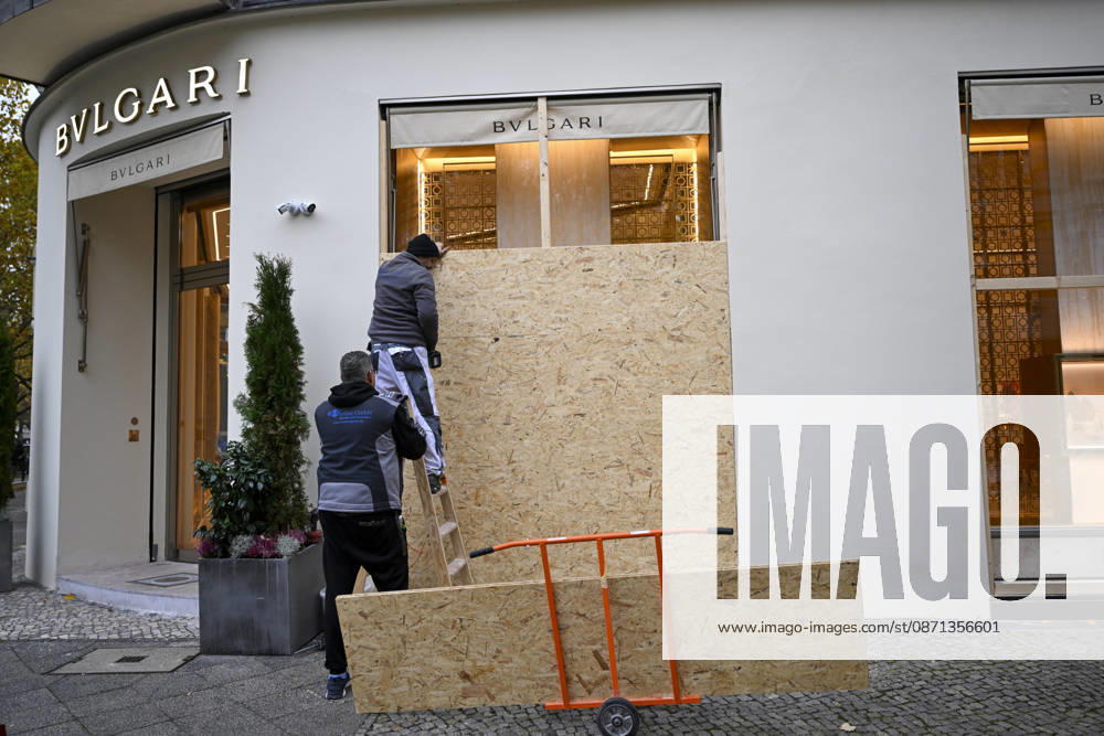 Stores in Berlin board Up windows ahead of nationwide youth protests??????? BERLIN, GERMANY - OCTOBER 30: Some shops take precautionary security measures ahead of youth demonstrations planned nationwide tomorrow by the initiative Gen Z regelt (Gen Z Takes Charge) in Berlin, Germany on October 30, 2026. Storefronts along the city s famous Kurfurstendamm shopping street are covered with wooden panels to prevent potential damage. Halil Sagirkaya Anadolu Berlin Germany. Editorial use only. Please get in touch for any other usage.