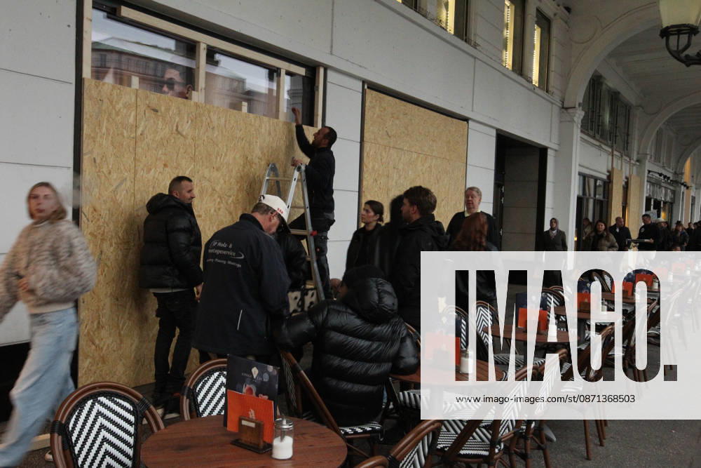 Store in the Alsterarkaden The store s windows were barricaded with wooden panels out of fear of vandalism during Saturday s Gen Z demonstration in downtown Hamburg. Hamburg s Old Town