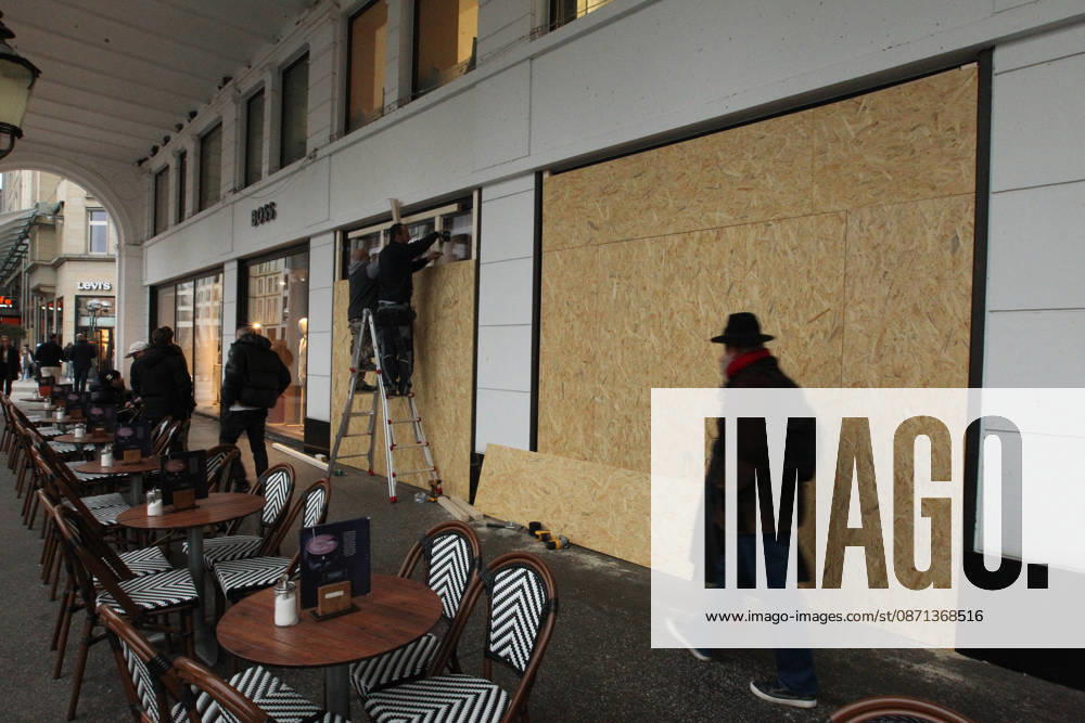 Store in the Alsterarkaden The store s windows were barricaded with wooden panels out of fear of vandalism during Saturday s Gen Z demonstration in downtown Hamburg. Hamburg s Old Town