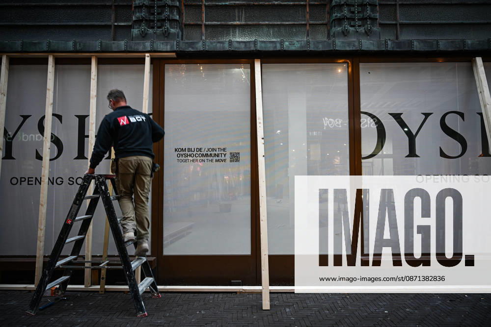 Shops take precautions ahead of possible protests in the Hague THE HAGUE, NETHERLANDS - OCTOBER 30: Shops in the city center board up their storefronts with wooden panels as a precaution over possible demonstrations and disturbances in several Dutch cities in the Hague, Netherlands on October 30, 2026. Mouneb Taim Anadolu The Hague Netherlands. Editorial use only. Please get in touch for any other usage.