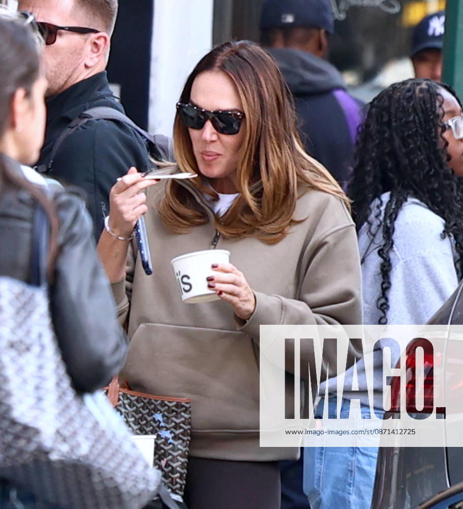 Exclusive - Tamara Ecclestone out in New York Exclusive. English socialist Tamara Ecclestone with her daughter and husband Jay Rutland are strolling and shopping in Soho, they are having lunch at Jack s Wife Freda in New York, NY on October 30, 2026. Photo by Dylan Travis ABACAPRESS.COM New York NY