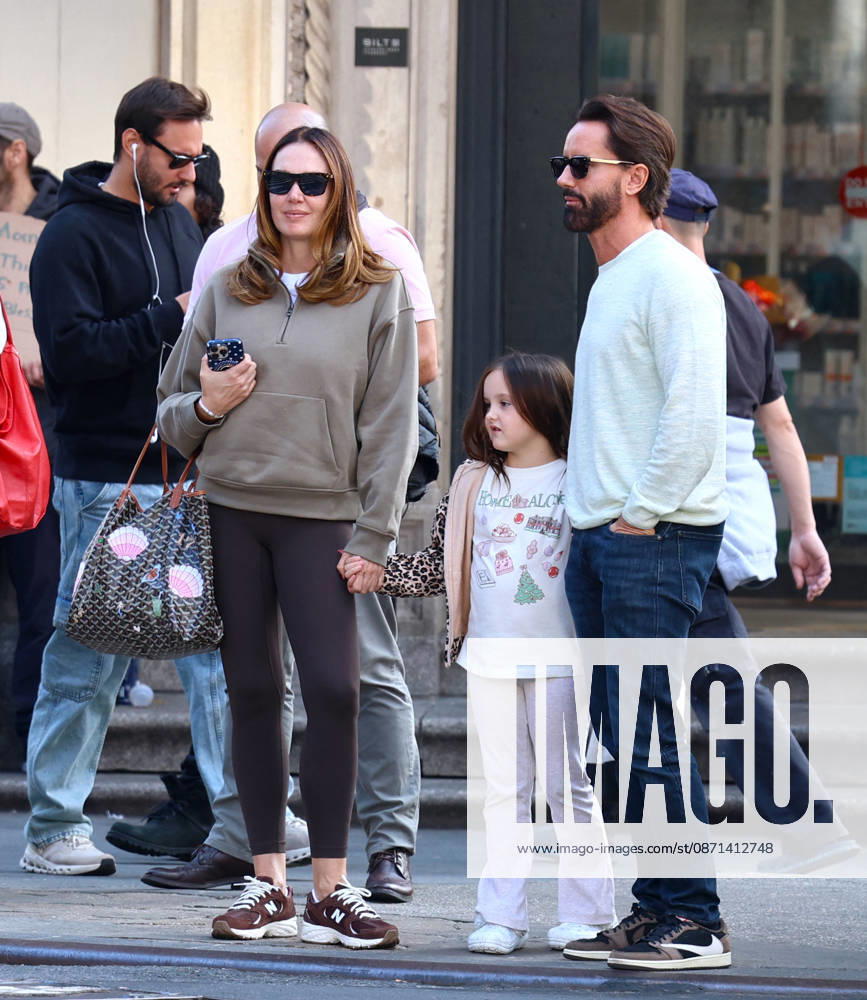 Exclusive - Tamara Ecclestone out in New York Exclusive. English socialist Tamara Ecclestone with her daughter and husband Jay Rutland are strolling and shopping in Soho, they are having lunch at Jack s Wife Freda in New York, NY on October 30, 2026. Photo by Dylan Travis ABACAPRESS.COM New York NY