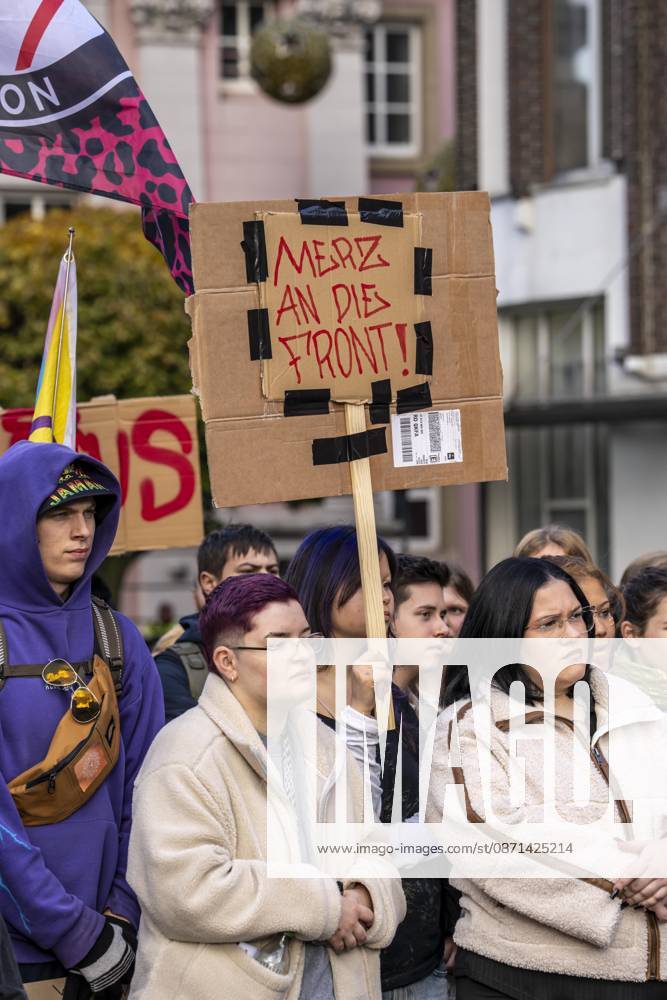 A demonstration organized by the group GenZ in downtown Essen, modeled after youth protests in France and elsewhere, protested against dilapidated schools, conscription, rising prices, cuts to social services, surveillance, right-wing pressure, and the government; over