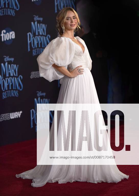 Emily Blunt attends the world premiere of Mary Poppins Returns at the Dolby Theatre in Los Angeles, California on November 29, 2018. LAP20181129802 CHRISxCHEW
