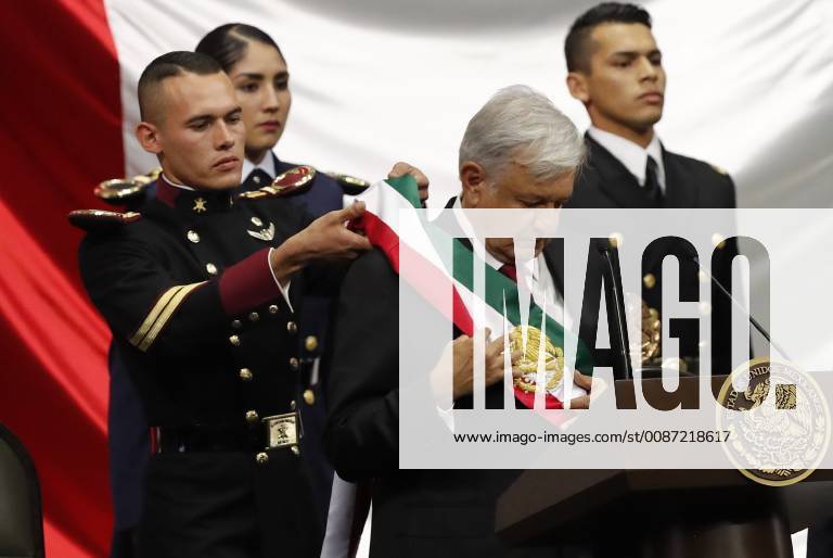 Mexiko Stadt, Amtseinführung Andres Manuel Lopez Obrador The new President of Mexico, Andres Manuel Lopez Obrador (C), during his investiture ceremony, in Mexico City, Mexico, 01 December 2018. Investiture of Mexican President-elect Andres Manuel Lopez Obrador in Mexico City !ACHTUNG: NUR REDAKTIONELLE NUTZUNG!