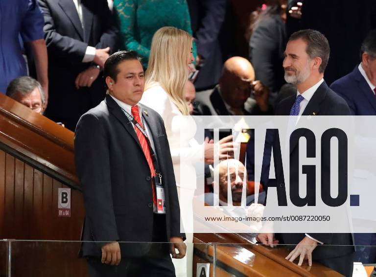 Mexiko Stadt, Amtseinführung Andres Manuel Lopez Obrador Ivanka Trump (2L), daughter and advisor of US President Donald Trump, talks to King Felipe VI of Spain (R) during the investiture ceremony of Mexico s new President Andres Manuel Lopez Obrador, at the Mexican Congress, in Mexico City, Mexico, 01 December 2018. Investiture of Mexican President-elect Andres Manuel Lopez Obrador in Mexico City !ACHTUNG: NUR REDAKTIONELLE NUTZUNG!