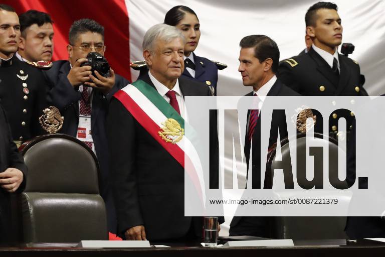 Mexiko Stadt, Amtseinführung Andres Manuel Lopez Obrador The new President of Mexico Andres Manuel Lopez Obrador (C) smiles at the end of his official investiture at the Mexican Congress, in Mexico City, Mexico, 01 December 2018. Investiture of Mexican President-elect Andres Manuel Lopez Obrador in Mexico City !ACHTUNG: NUR REDAKTIONELLE NUTZUNG!