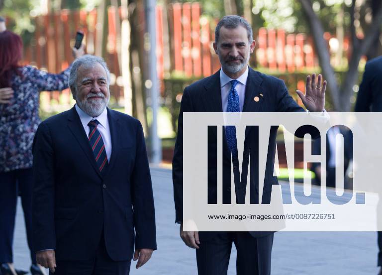 King Felipe VI of Spain (R) and Mexican Deputy Secretary of Human Rights Alejandro Encinas (R) arrive at the National Palace, in Mexico City, Mexico, 01 December 2018. The new Mexican President Andres Manuel Lopez Obrador left Congress after his investiture and headed to the National Palace, where he will chair a reception for international leaders and will address citizens. Leaders arrive at Mexico s National Palace for Lopez Obrador s reception !ACHTUNG: NUR REDAKTIONELLE NUTZUNG!
